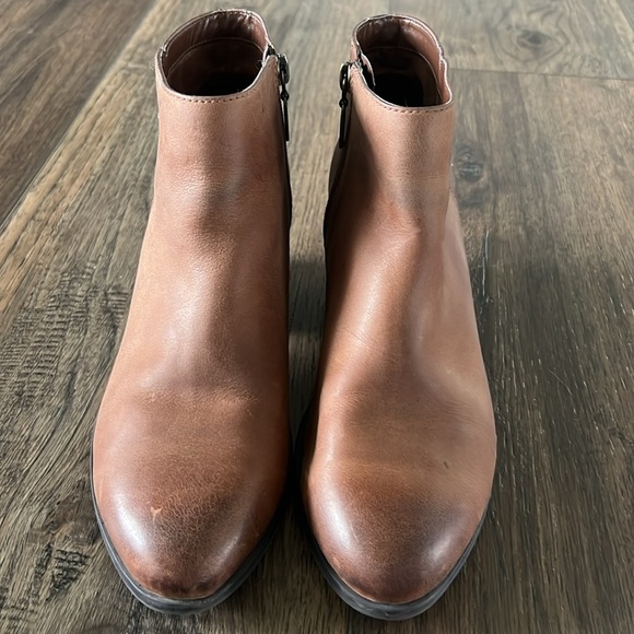 Clark’s Women’s Addiy Zora Leather Booites 1.5” Heel Ankle Boots Brown Size 8.5 - Picture 13 of 15